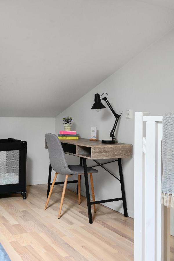 Feriehus Sparkling Modern House In Kista - Close To *