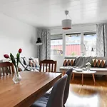 Sparkling Modern House In Kista - Close To City